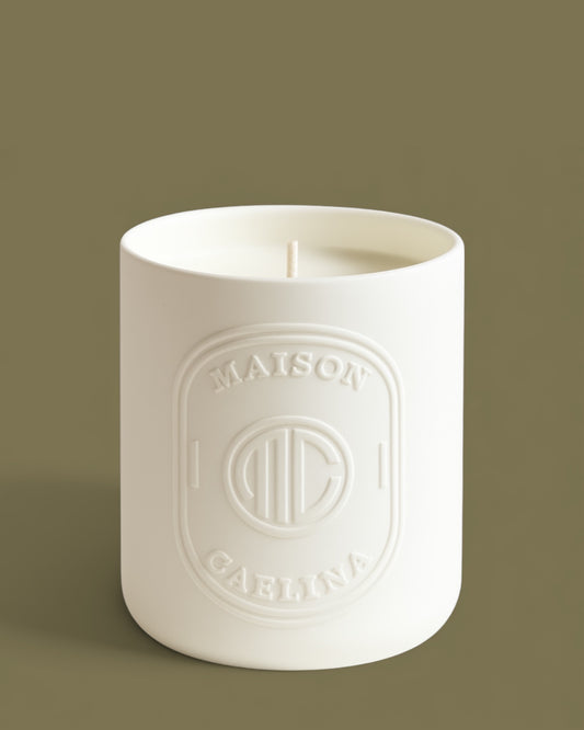 Garden Tale botanical soy wax candle with tomato leaf, mint and chamomile by Maison caelina